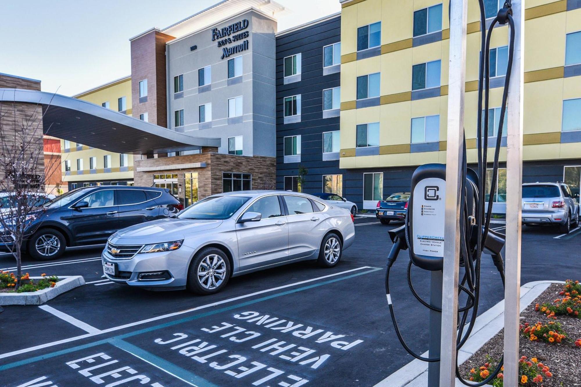 Fairfield Inn & Suites Ontario Rancho Cucamonga Dış mekan fotoğraf