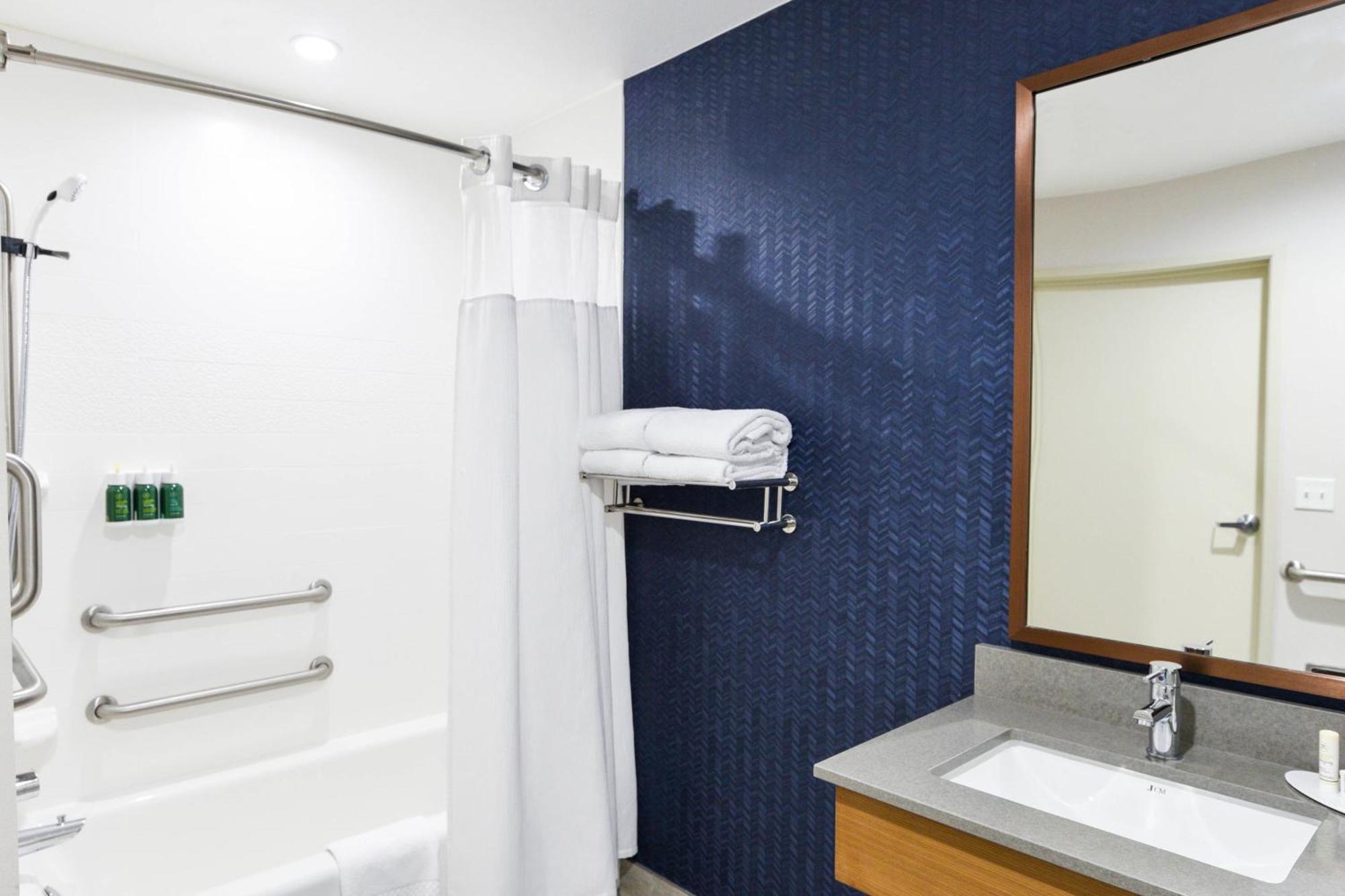 Fairfield Inn & Suites Ontario Rancho Cucamonga Dış mekan fotoğraf