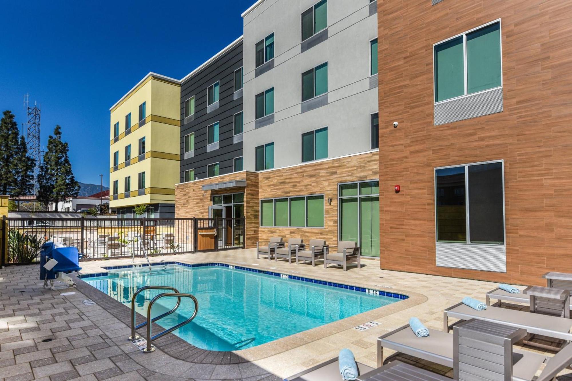 Fairfield Inn & Suites Ontario Rancho Cucamonga Dış mekan fotoğraf